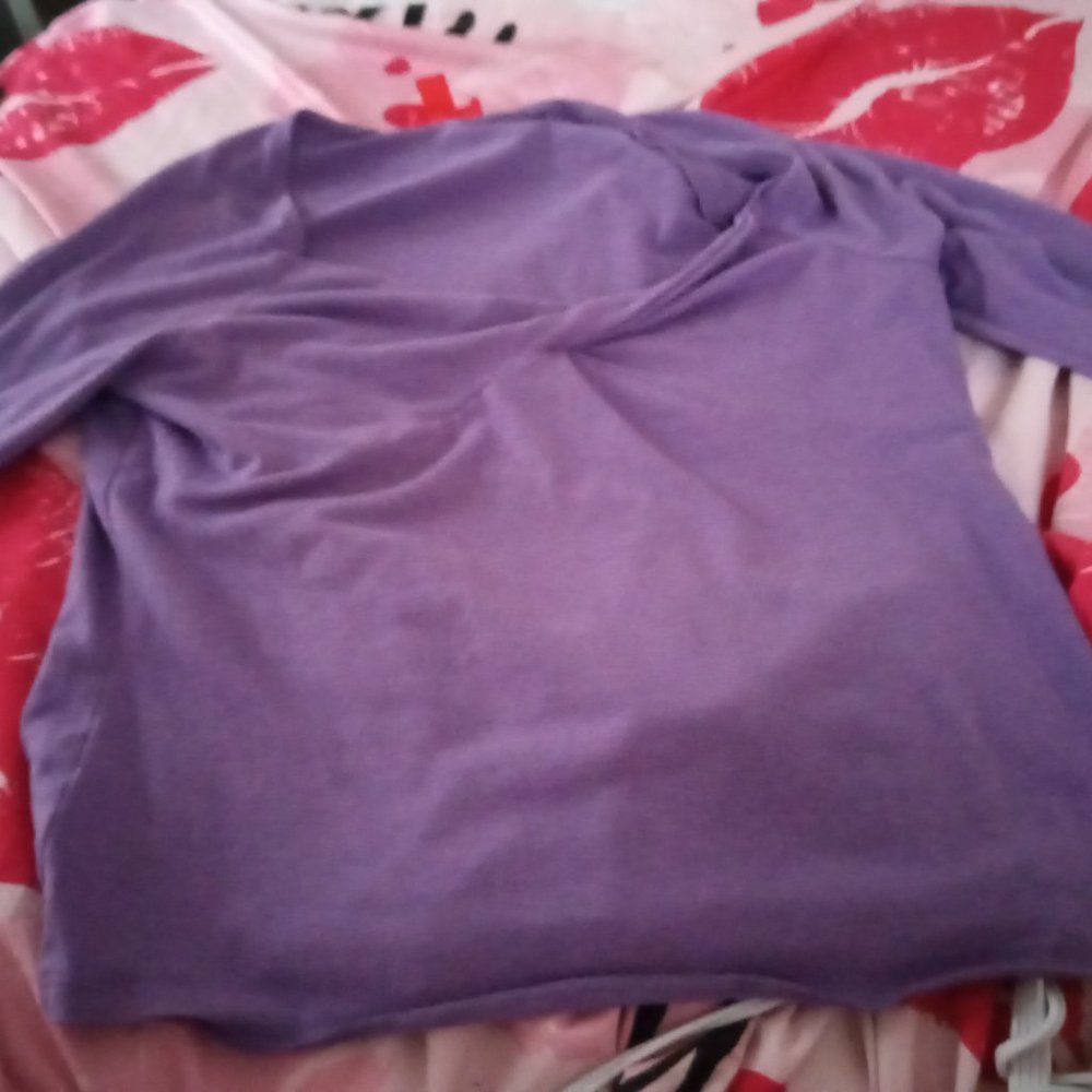 M casual purple top